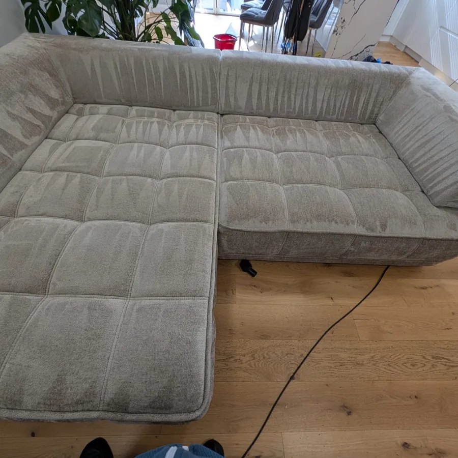 Upholstery and sofa cleaning