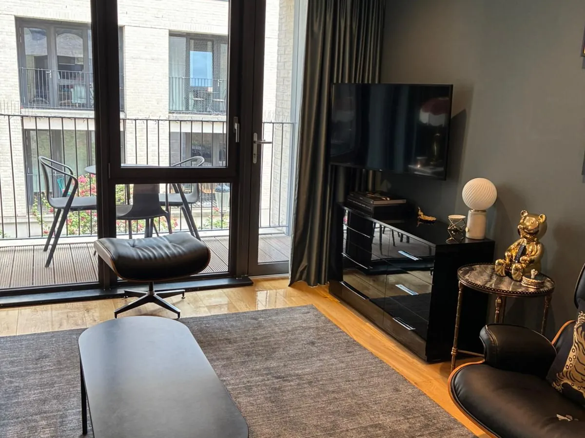 Freshly cleaned bright living room